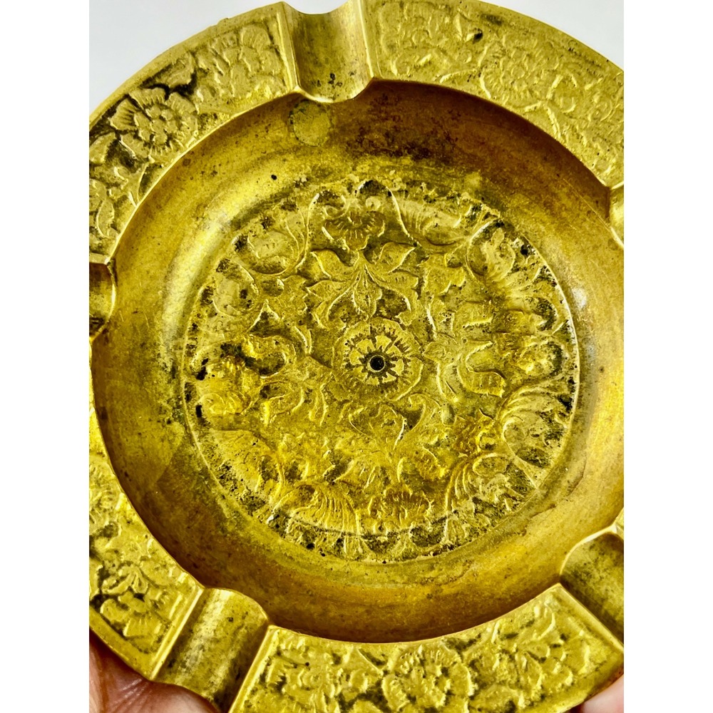 Vintage Ornate Embossed Brass Floral Ashtray Round Gold Tone Trinket Dish 4 Inch - Picture 3 of 9